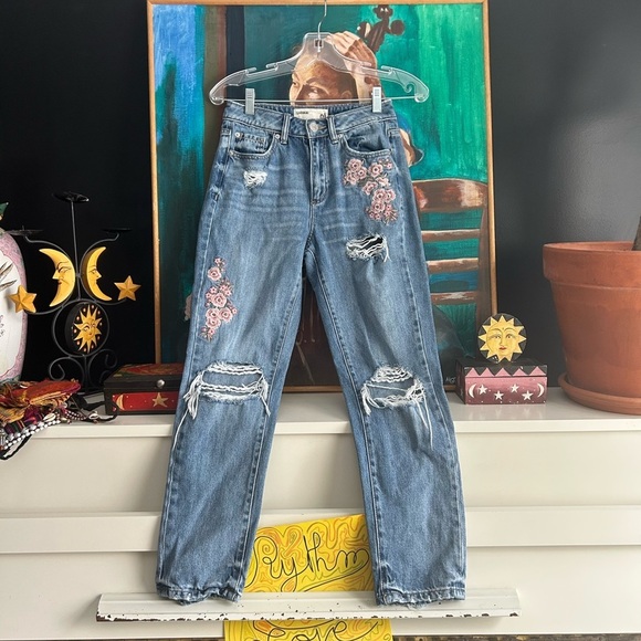 Garage Denim - Garage Blue Mom Boyfriend Jeans with Pink Floral Embroidery 01